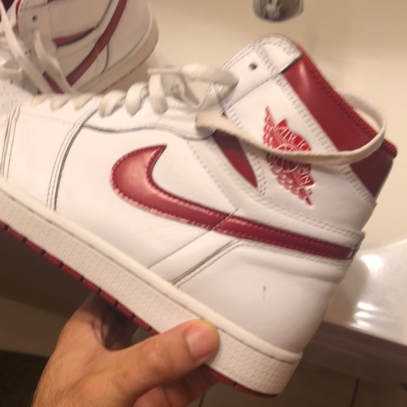 Jordan 1 metallic red 2017 - Picture 6 of 8